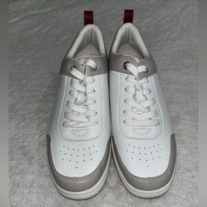 Universal Thread Women’s Sneakers